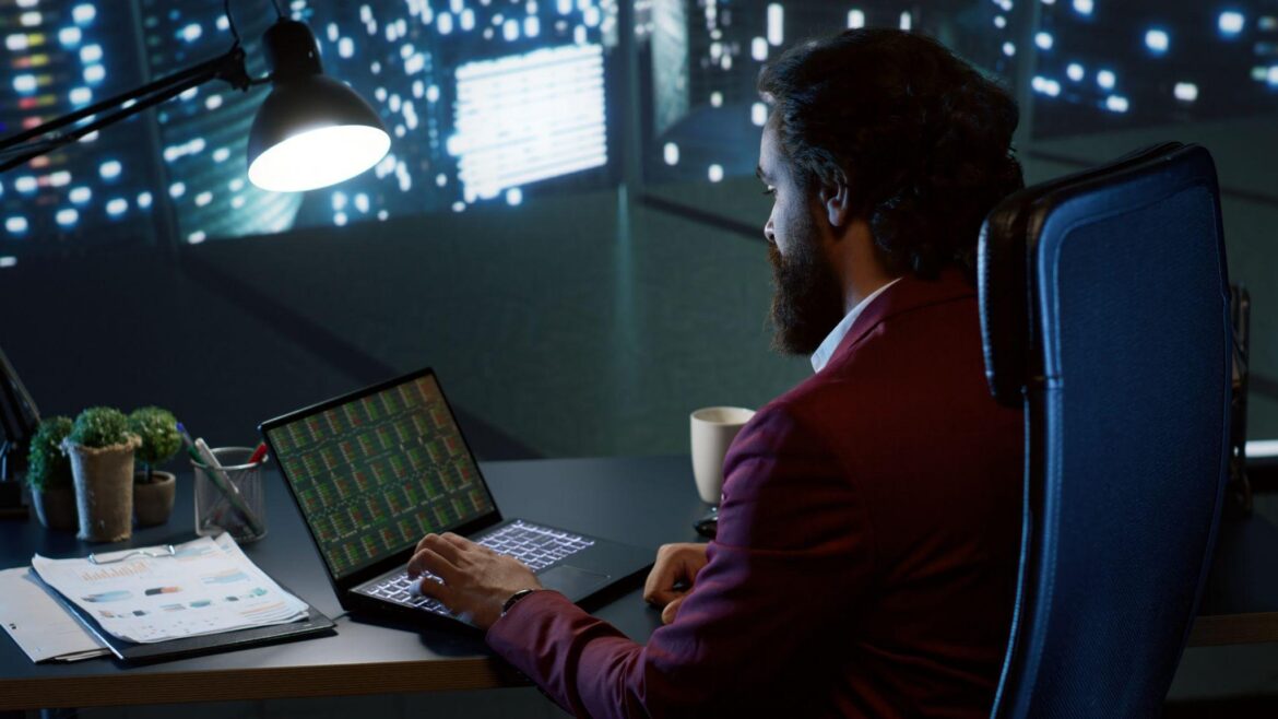 Building a Strong Trading Foundation with the Right Forex Broker